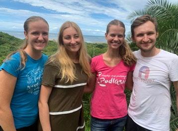 Melanie, Nicole, Marti und Tomek